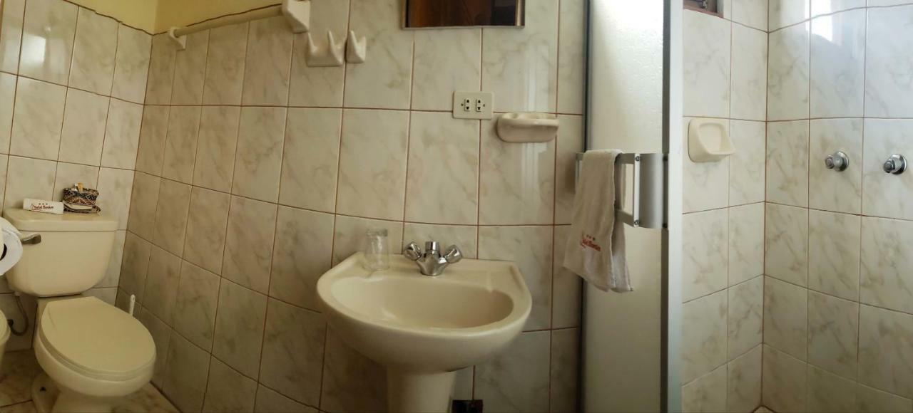 Morales Guest House อัวรัซ ภายนอก รูปภาพ
